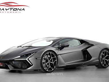 Lamborghini Revuelto  2025 