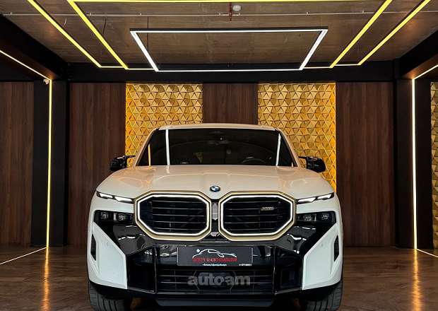 BMW XM