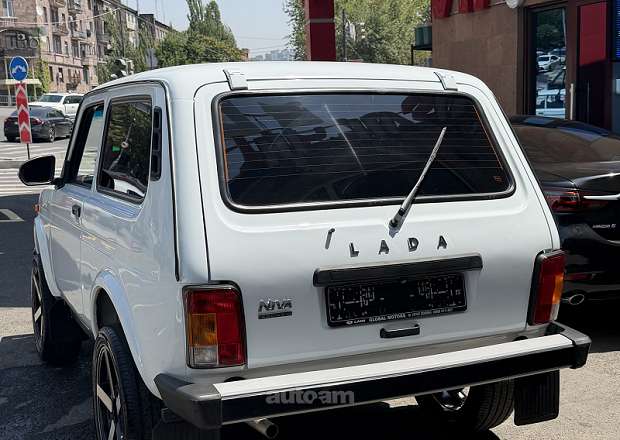 VAZ (Lada) 2121 NIVA (4x4)