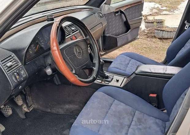 Mercedes-Benz C 180
