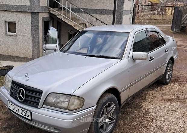Mercedes-Benz C 180