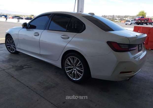 BMW 330