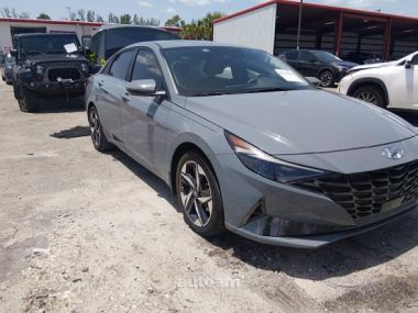 Hyundai Elantra  2023 