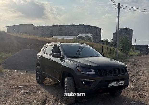 Jeep Compass 2019 — լուսանկար 2
