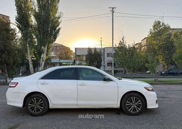 Toyota Camry 2009 — photo 3