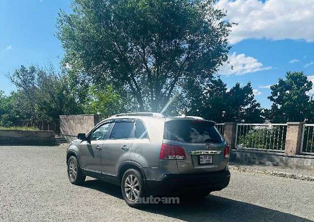 Kia Sorento 2010 — լուսանկար 5