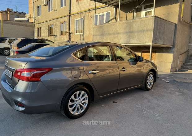 Nissan Sentra 2018 — photo 11