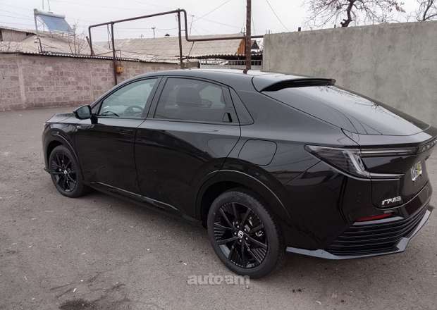Honda e:NP2