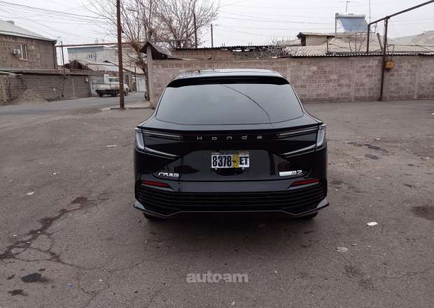 Honda e:NP2
