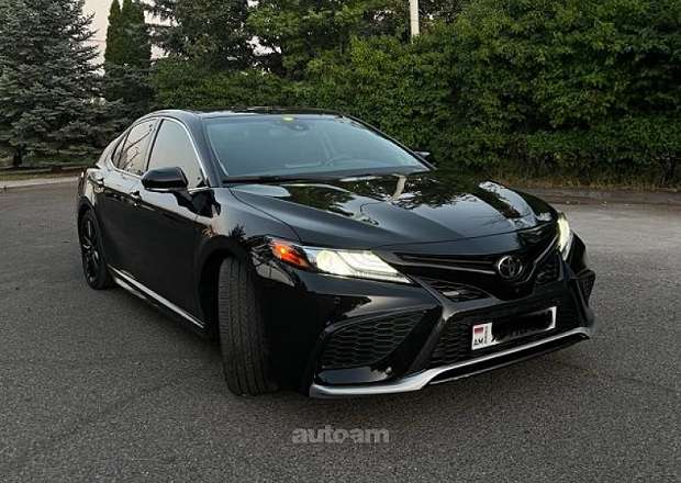 Toyota Camry 2024 — լուսանկար 2