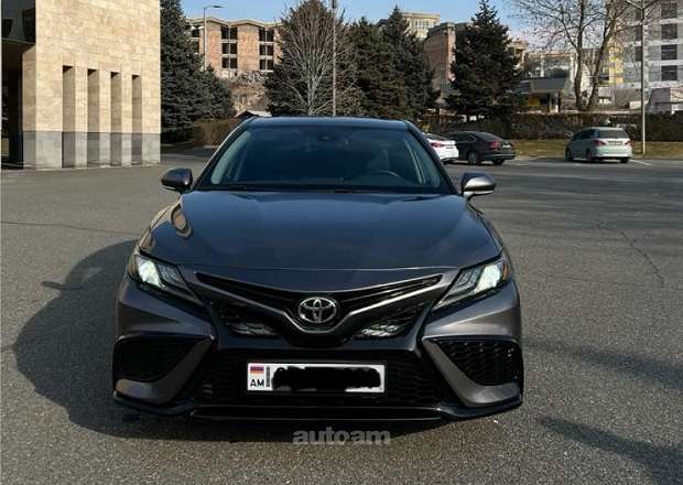 Toyota Camry 2021 — լուսանկար 1
