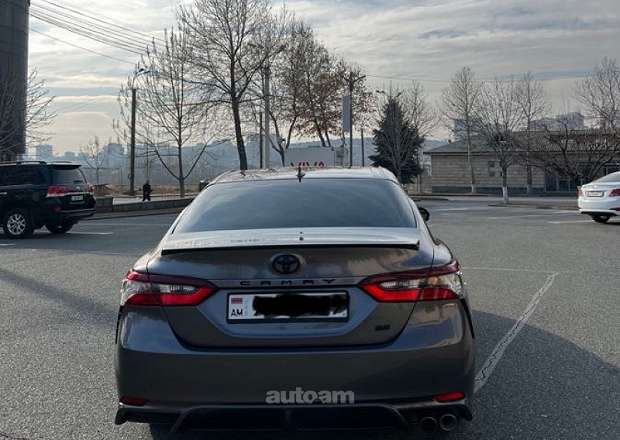 Toyota Camry 2021 — լուսանկար 4