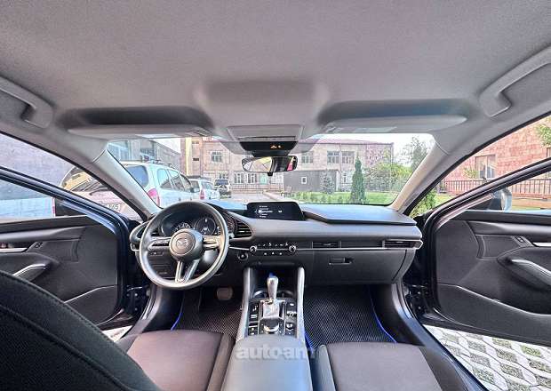 Mazda 3 2018 — photo 9