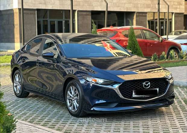 Mazda 3 2018 — photo 1
