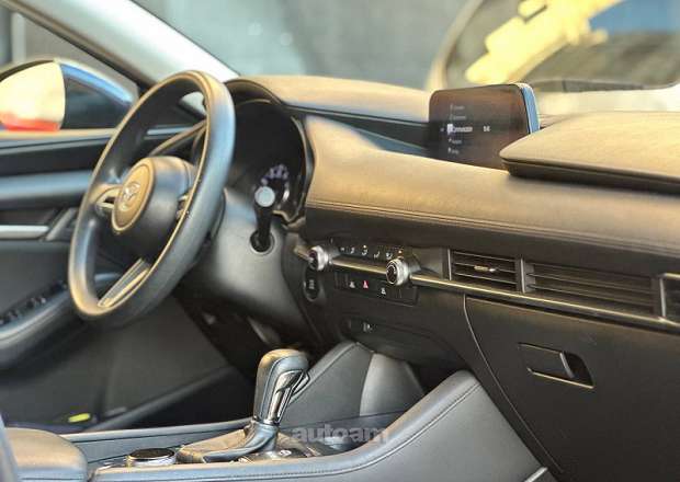 Mazda 3 2018 — photo 10