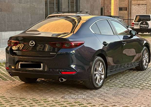 Mazda 3 2018 — photo 12