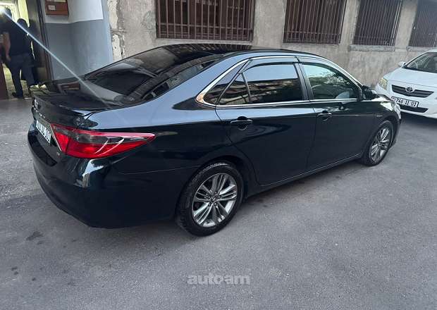 Toyota Camry 2017 — լուսանկար 3