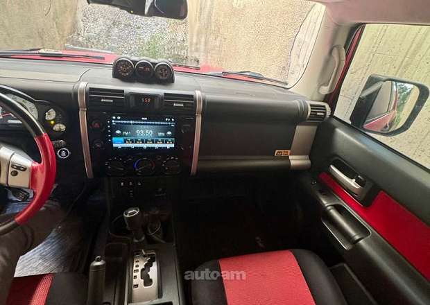 Toyota FJ Cruiser 2012 — լուսանկար 5