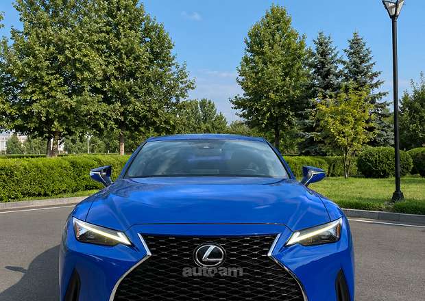 Lexus IS 300 2021 — լուսանկար 1