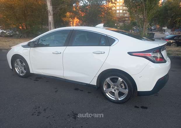 Chevrolet Volt 2017 — լուսանկար 1