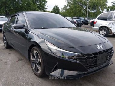 Hyundai Elantra  2021 