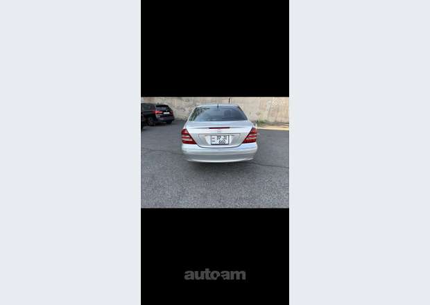Mercedes-Benz C 320 2004 — photo 3