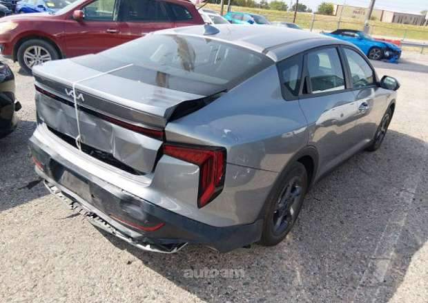 Kia K4