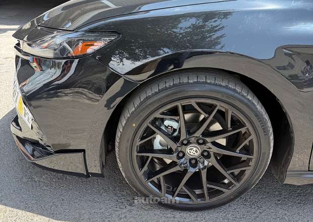 Toyota Camry 2025 — լուսանկար 4