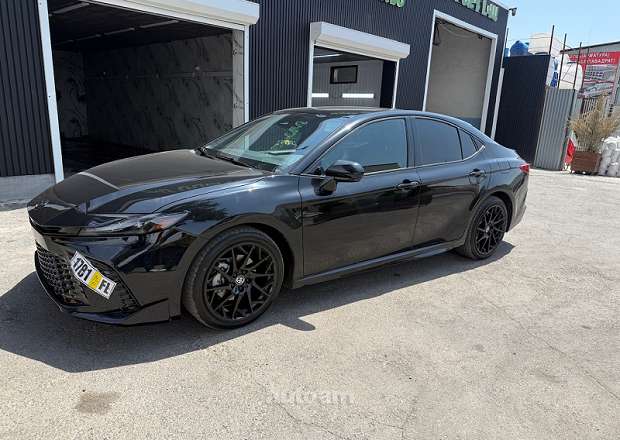 Toyota Camry 2025 — լուսանկար 3