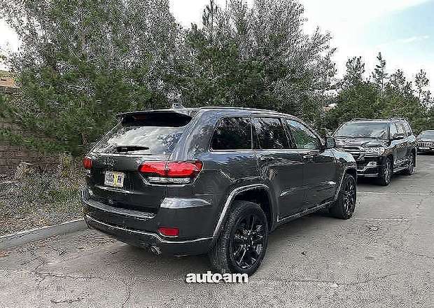 Jeep Grand Cherokee 2020 — լուսանկար 3