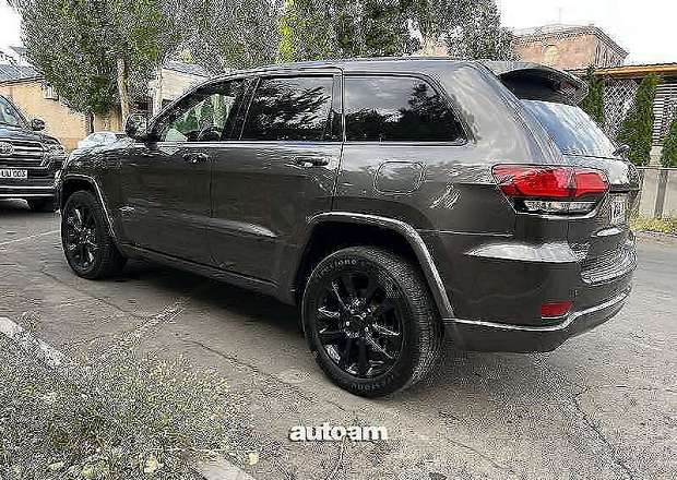 Jeep Grand Cherokee 2020 — լուսանկար 5