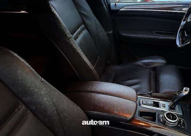 BMW X5 2010 — photo 2