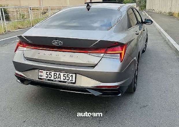 Hyundai Elantra 2023 — фото 4