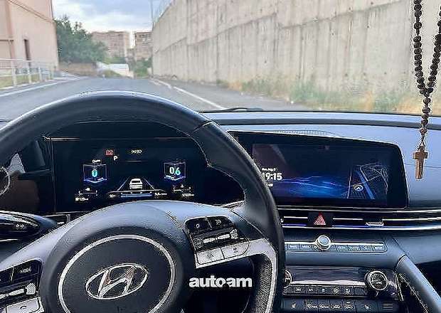 Hyundai Elantra 2023 — фото 10