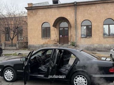 Mercedes-Benz E 320  2001 