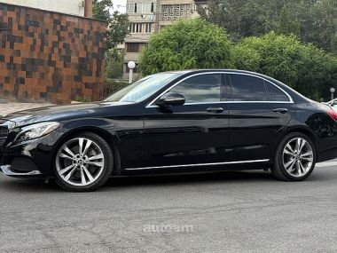 Mercedes-Benz C 300  2017 