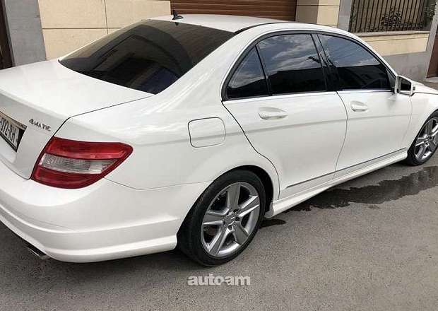 Mercedes-Benz C 300 2011 — լուսանկար 2