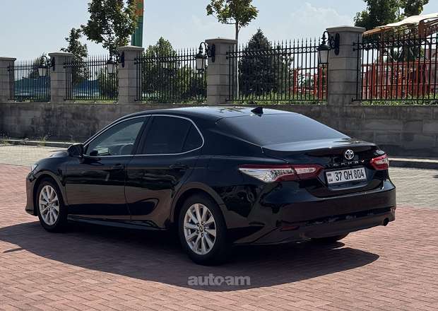Toyota Camry 2020 — photo 4