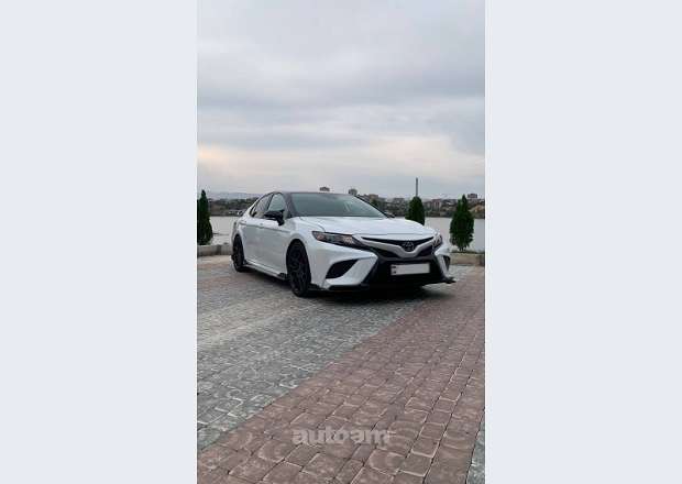 Toyota Camry 2020 — լուսանկար 2