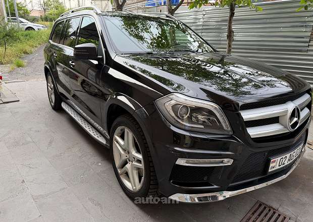 Mercedes-Benz GL 500 2012 — լուսանկար 1