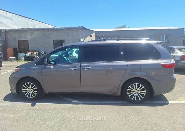 Toyota Sienna 2016 — լուսանկար 2