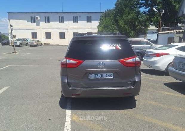 Toyota Sienna 2016 — լուսանկար 3