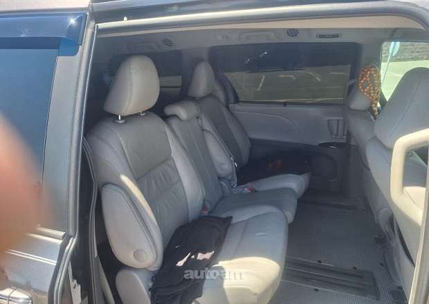 Toyota Sienna 2016 — լուսանկար 5