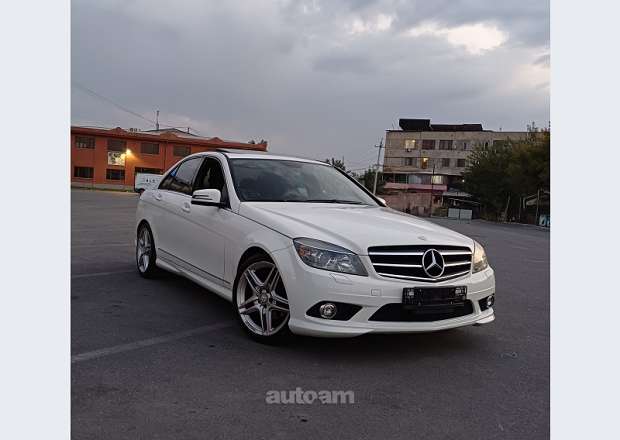 Mercedes-Benz 300 2011 — photo 2