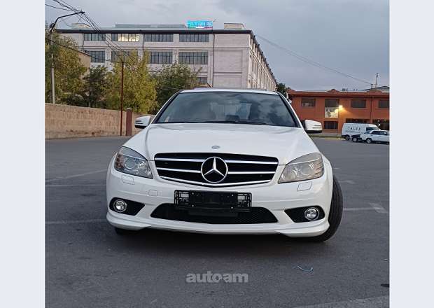 Mercedes-Benz 300 2011 — photo 7