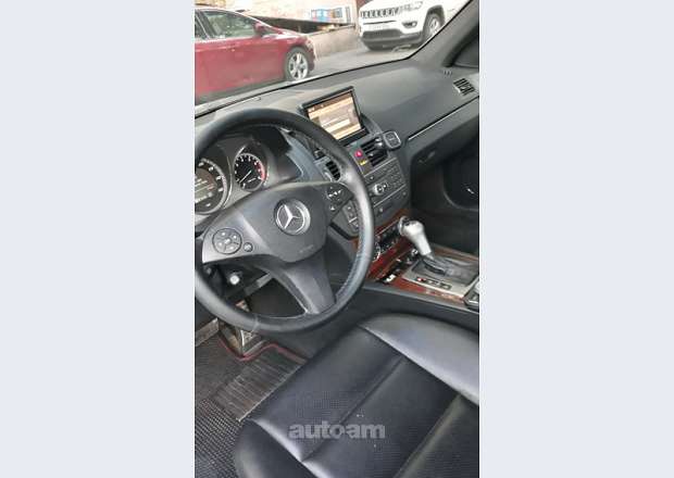 Mercedes-Benz 300 2011 — photo 8