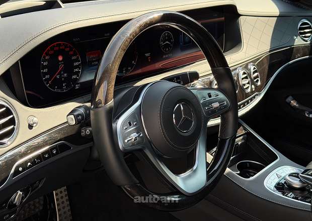Mercedes-Benz S 560