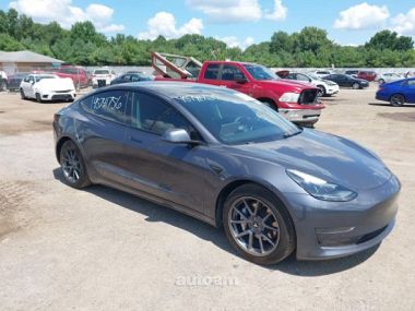 Tesla Model 3  2021 