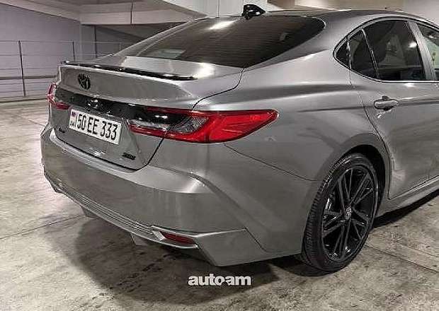 Toyota Camry 2025 — լուսանկար 4