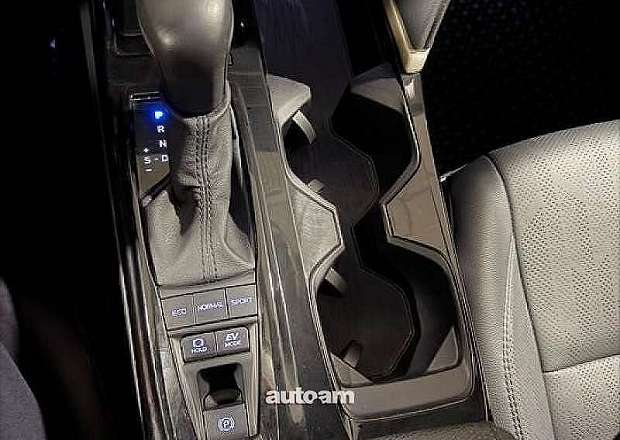 Toyota Camry 2025 — լուսանկար 11